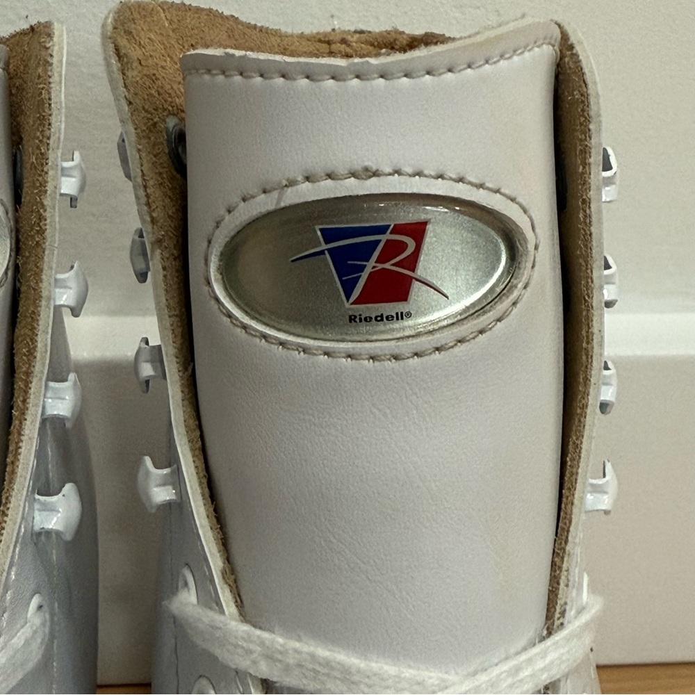 Riedell White Women's Figure Skates - Classic High-Cut Leather - Picture 3 of 12